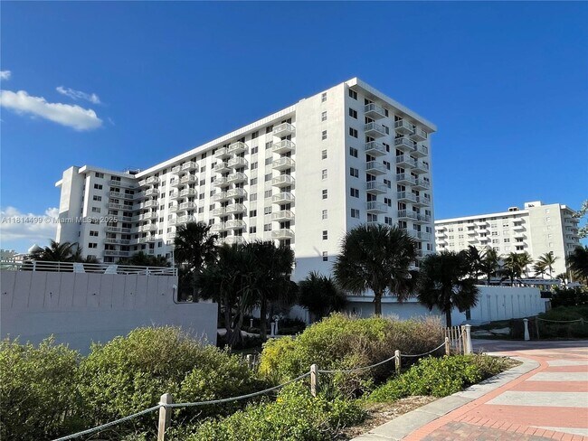 Building Photo - 401 Ocean Dr