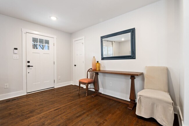 Building Photo - Cute 3BR Cottage in East Durham!  Available Now!