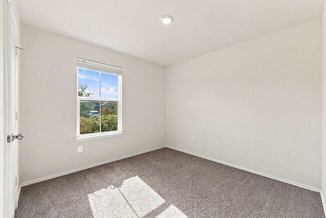 Building Photo - 8111 Autares Sq