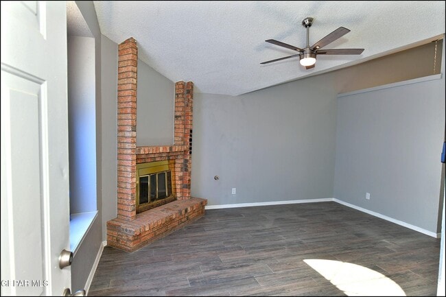 Building Photo - 6023 Bridalveil Dr