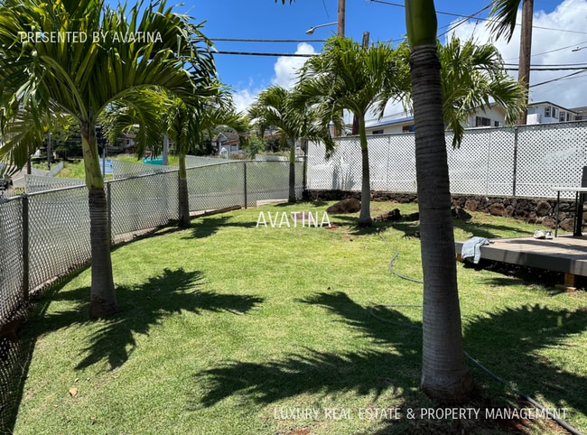 Building Photo - 736 N Kuakini St