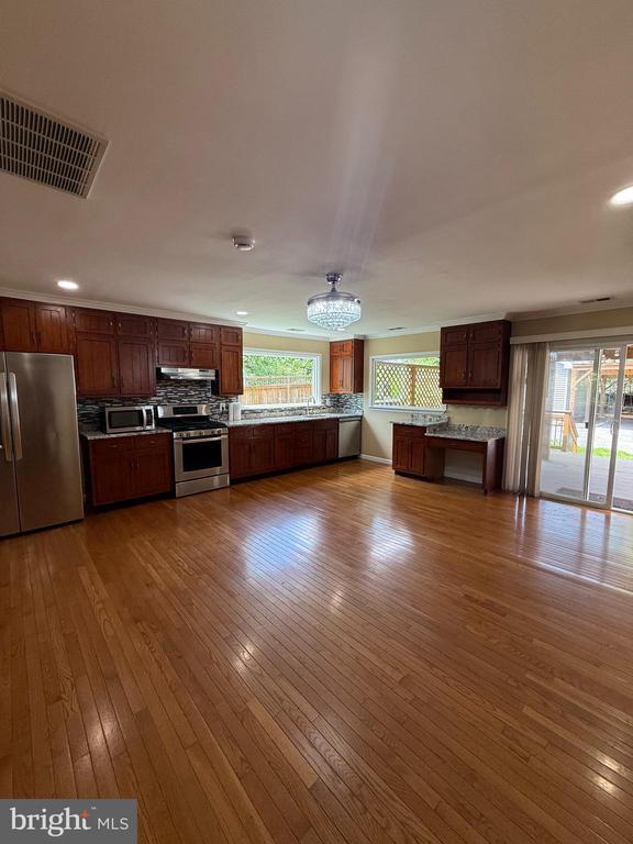 Building Photo - 816 Crothers Ln