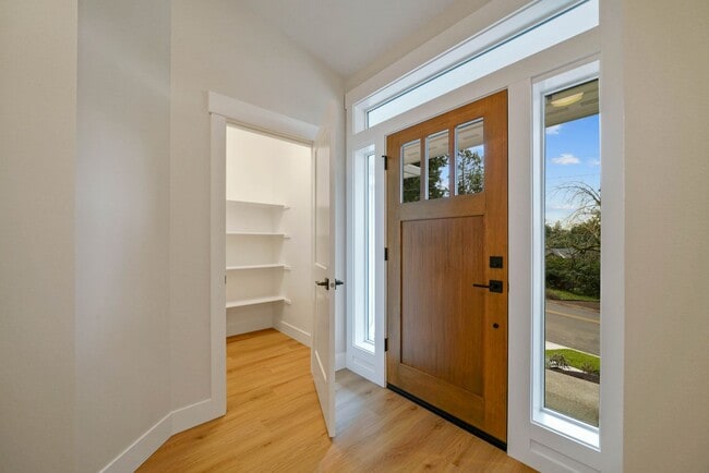 Building Photo - 3Bd/2Ba Single Story Home - Available Early March 2026!