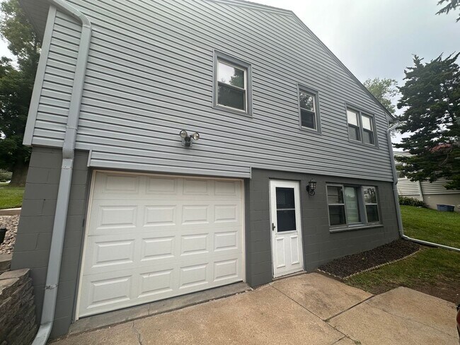 Building Photo - 4 Bedroom Home in Keystone