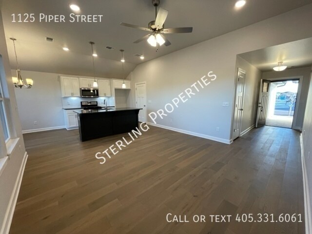 Building Photo - 1125 Piper St