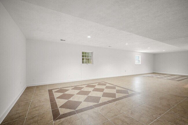 Building Photo - 9809 Hall Rd