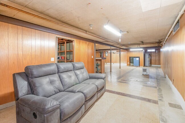 Building Photo - 800 Spruce St