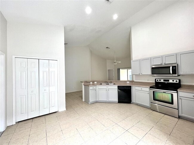 Building Photo - 1140 Cedarwood Way