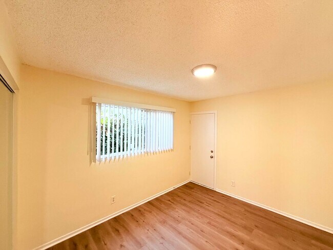 Building Photo - Beautiful Renovated Spacious 4 Bed - 2 Bath Home in West Hills