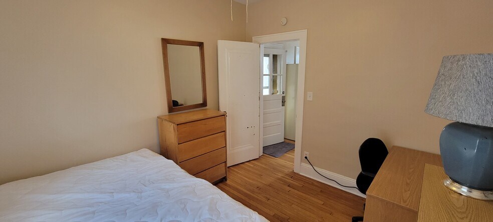 Bedroom - 13 N Jay St