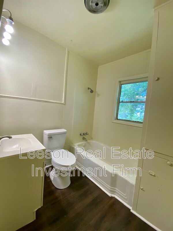 Building Photo - 3050 Boone St