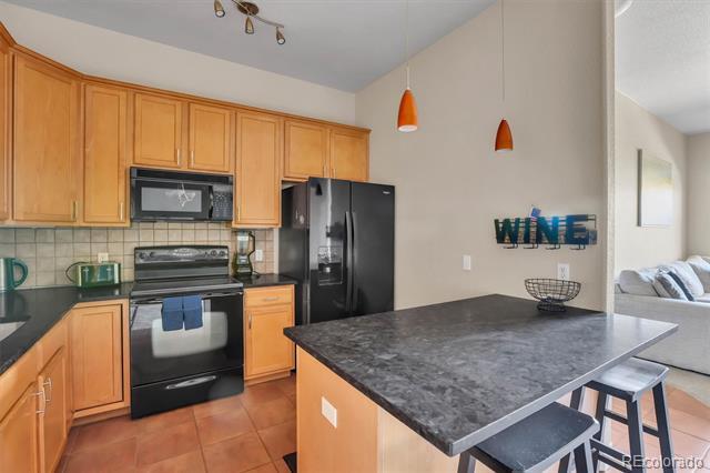 Building Photo - 209 Quebec St