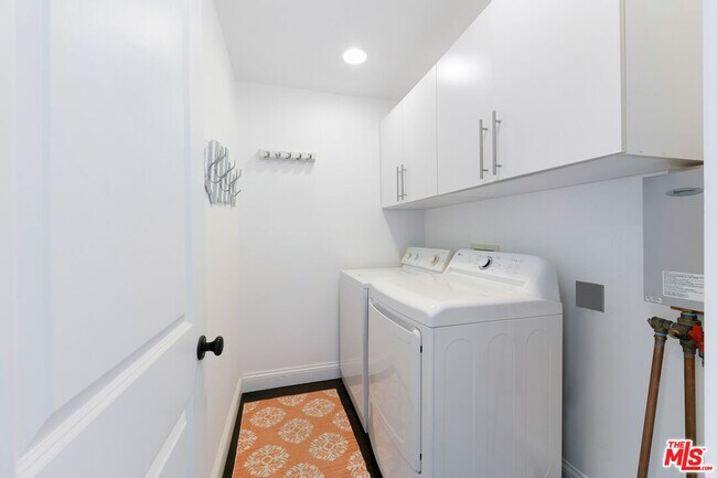 Building Photo - 11856 S Beach Club Way