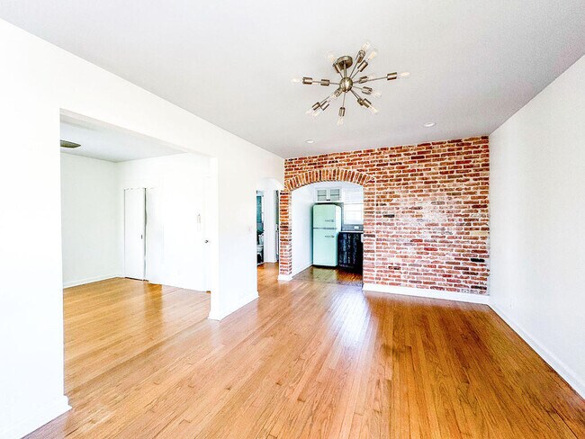 Building Photo - 210 S Ocean Blvd