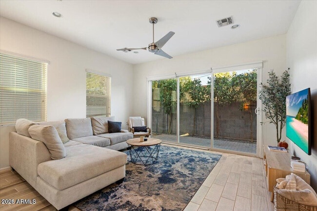 Building Photo - 710 E Boca Raton Rd