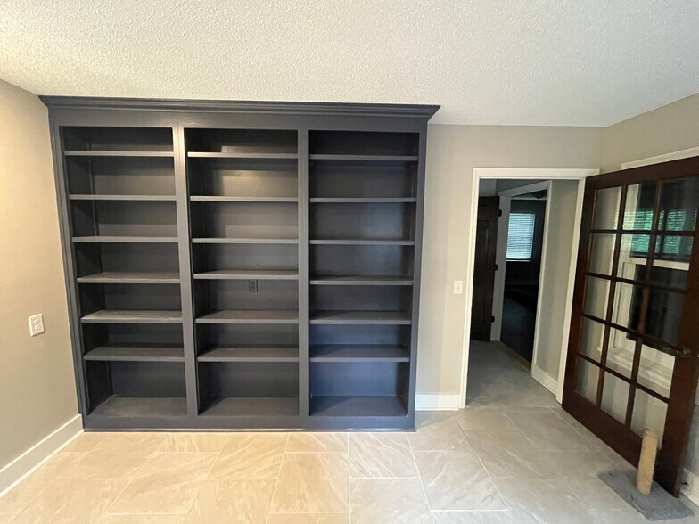 Building Photo - 509 Castlewood Trail