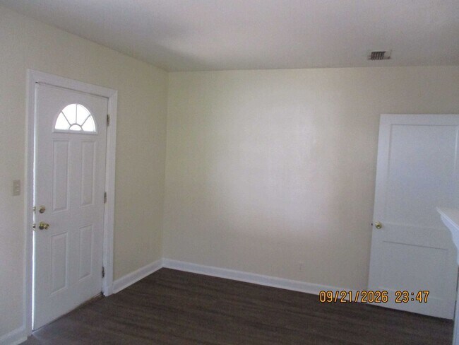 Building Photo - 1120 W Highland Ave