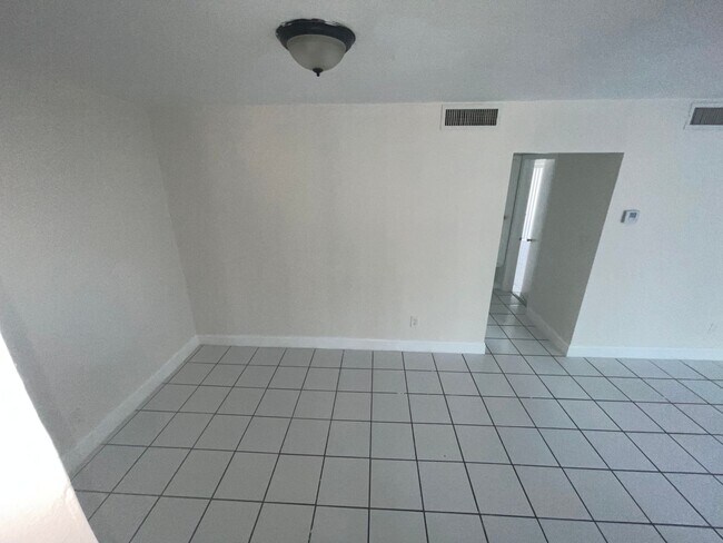 Building Photo - Beautifully renovated two bedroom one bathroom for rent now