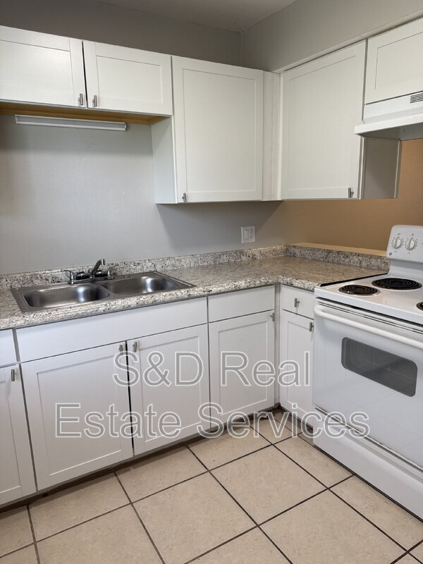 Building Photo - 3013 Allred Dr