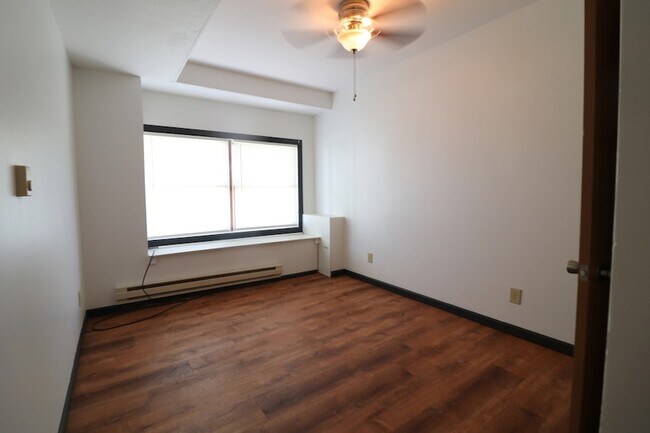 Building Photo - 107 W Baldwin St