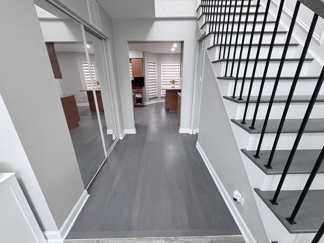 Building Photo - 1004 Longford Rd