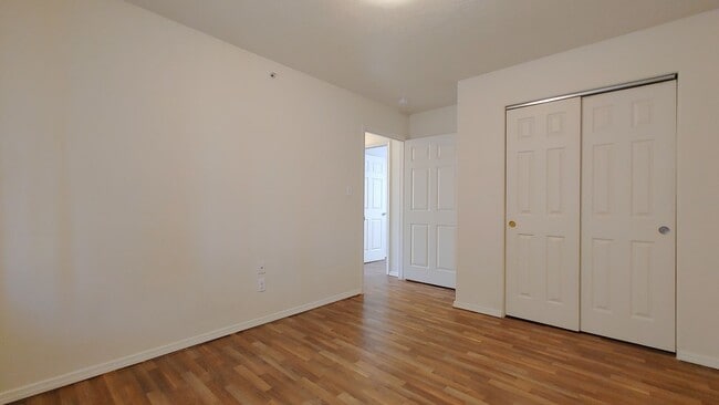 Building Photo - 509 Valencia Dr SE