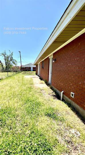 Building Photo - 3156 SW 71st St