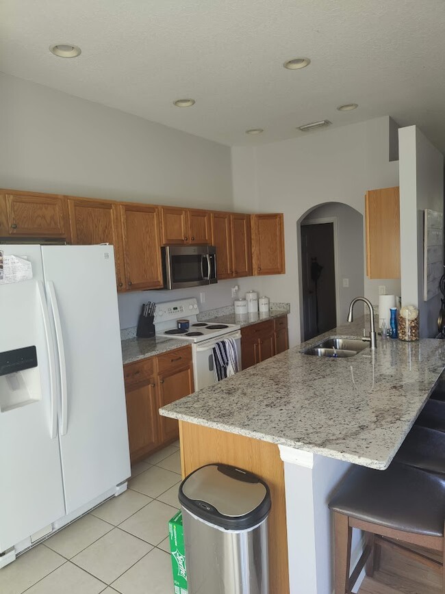 Building Photo - 27702 Sora Blvd