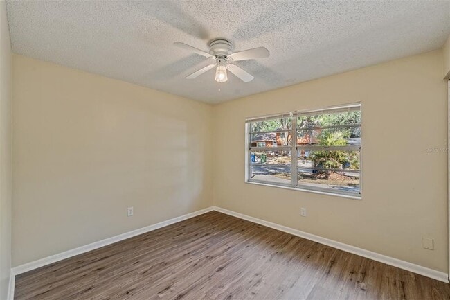 Building Photo - 9616 N Oklawaha Ave