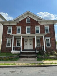 Building Photo - 2BR + Bonus Space in Downtown Somerville