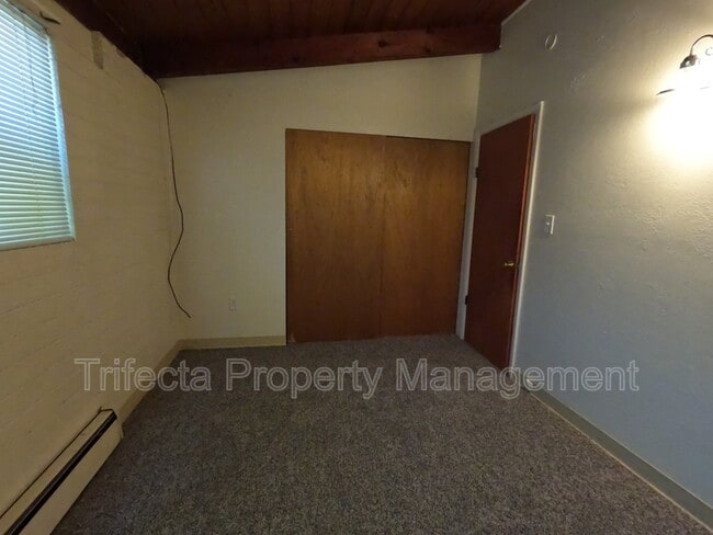 Building Photo - 610 Parker St