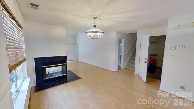 Building Photo - 8327 Southgate Commons Dr