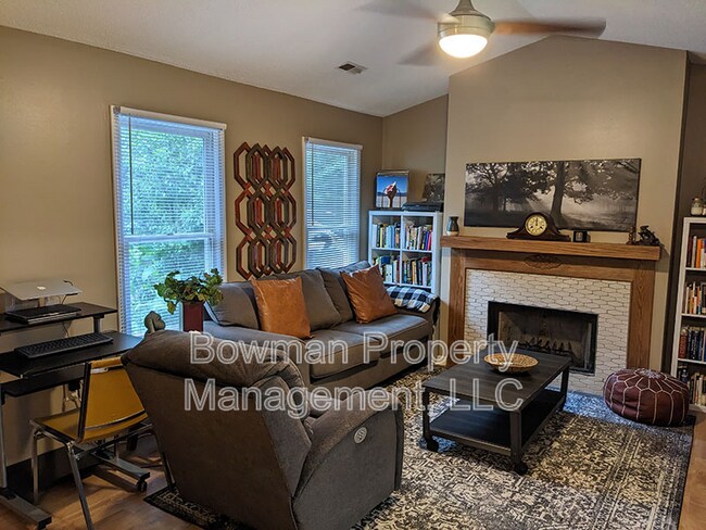 Building Photo - 155 Rachel Way