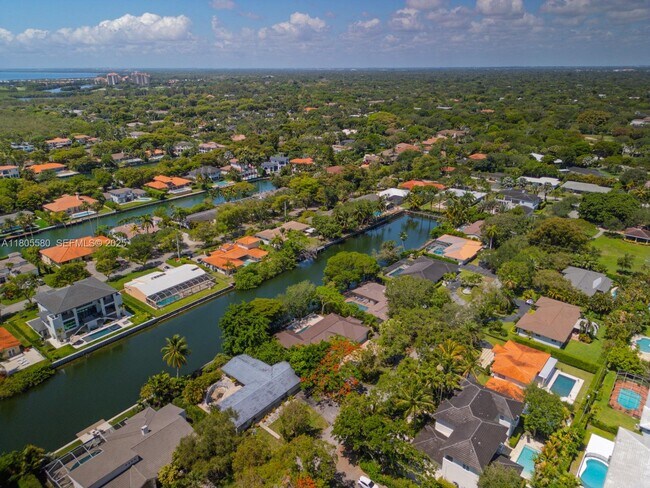 Building Photo - 1442 Coruna Ave