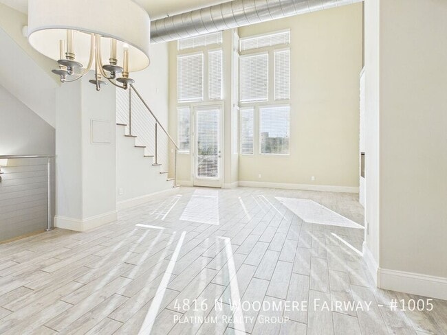 Building Photo - 4816 N Woodmere Fairway