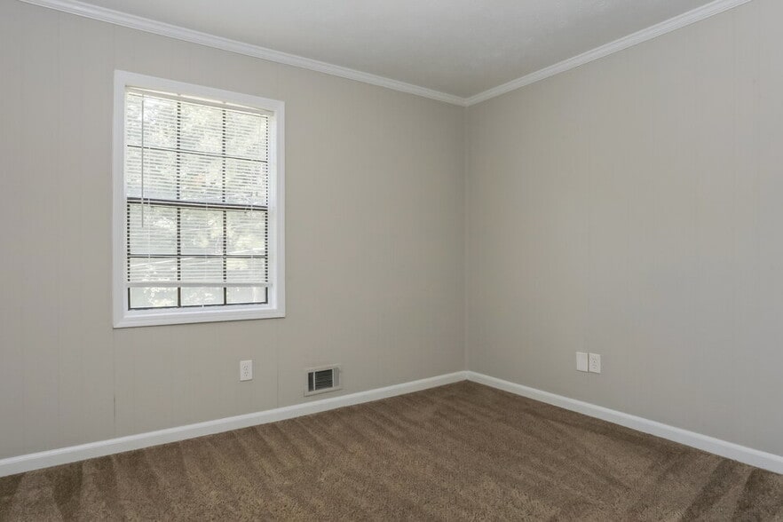 Building Photo - 3212 Goldenchain Dr