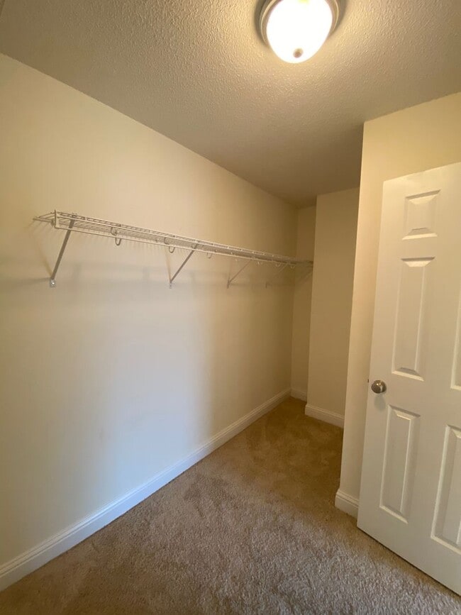 Building Photo - 205 Drayton Ct