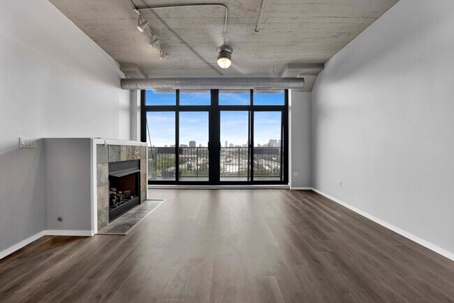Building Photo - 1525 S SANGAMON St