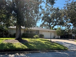 Building Photo - 1214 21st St W