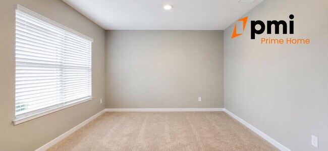 Building Photo - Stunning 5-Bedroom single family Home in Tavares | Spacious Layout & Modern Comforts