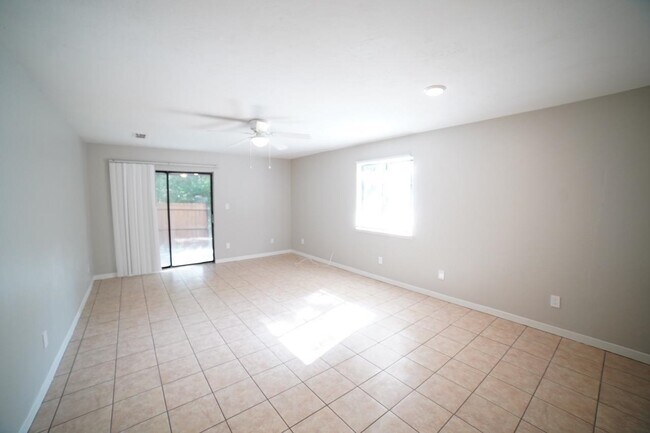 Building Photo - 2741 W Tharpe St