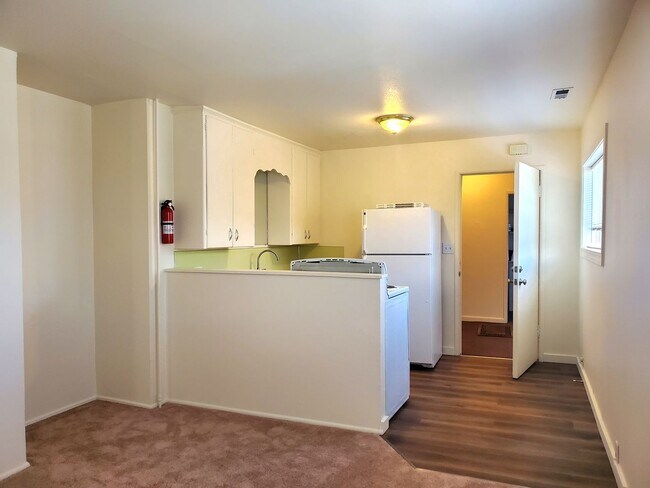 Building Photo - 1301 S 52nd St