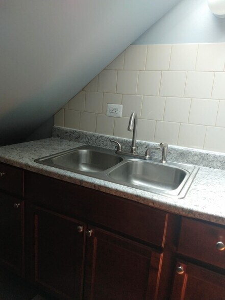 Building Photo - 2407 S Drake Ave