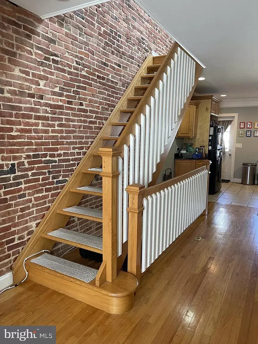 Building Photo - 520 S Curley St