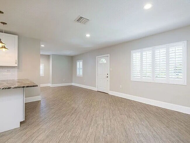 Building Photo - Beautiful Virginia Park Home | Huge Backyard + Pet Friendly
