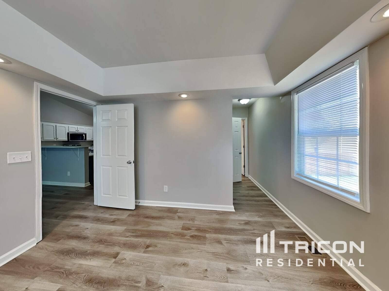 Building Photo - 868 Loch Lomond Cir