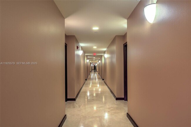 Building Photo - 10 Aragon Ave