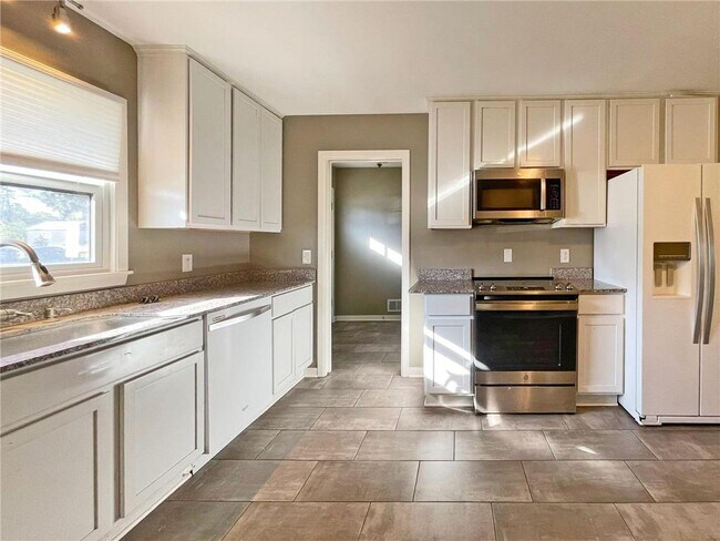 Building Photo - 6313 France Ave S