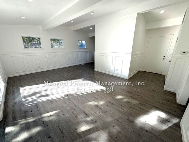 Building Photo - 635den