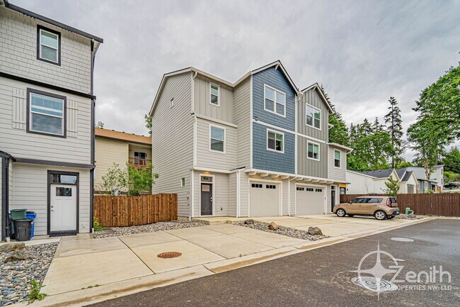 Building Photo - 14426 NE 22nd Ave